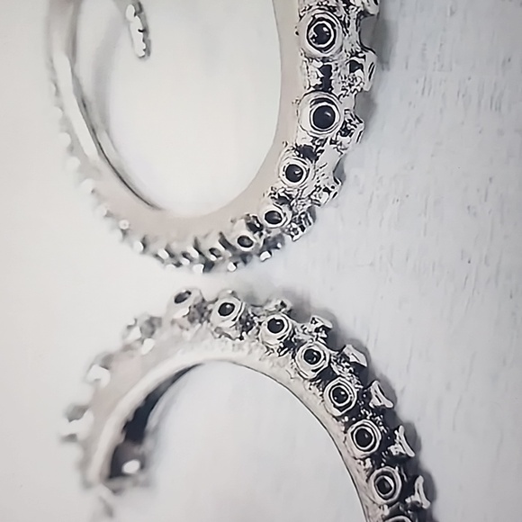 Unique Octopus 🐙 Tentacle earrings - Picture 5 of 7